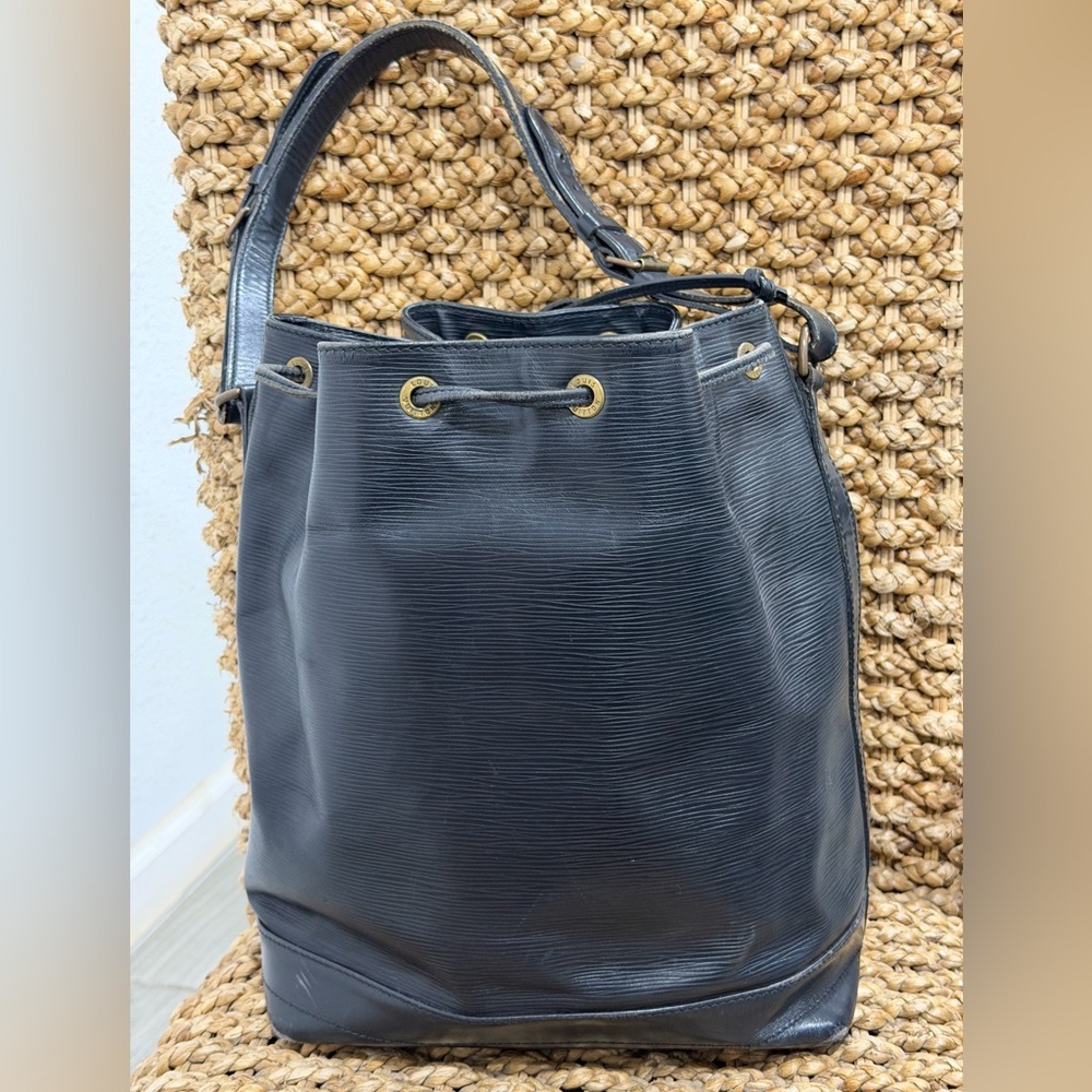 Louis Vuitton‎ Epi Noé Bucket Bag in Noir Black GM - Picture 2 of 14